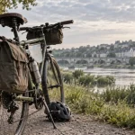 Visiter Tours à vélo : vélo sur chemin de halage près de la Loire à Tours