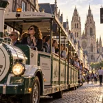 Petit train touristique pour visiter Tours en petit train sur les quais de Loire