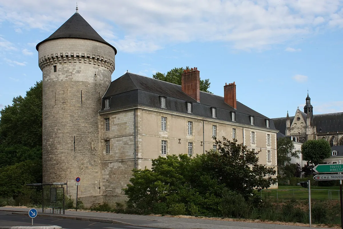 Château de Tours (palais des Gouverneurs)