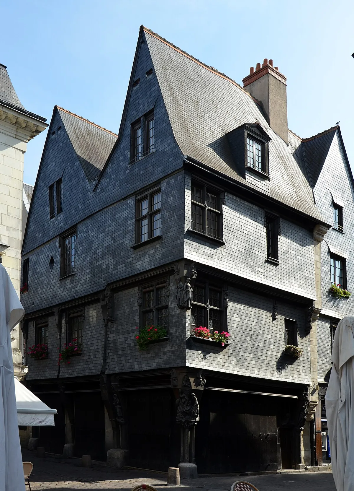 Maisons, 2 rue du Change